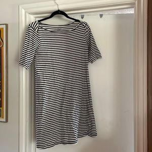 Old Navy Navy/White Striped T-Shirt Dress - M